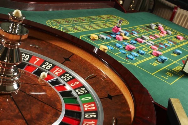 emas36 live roulette table with multiple camera angles showing wheel and betting layout